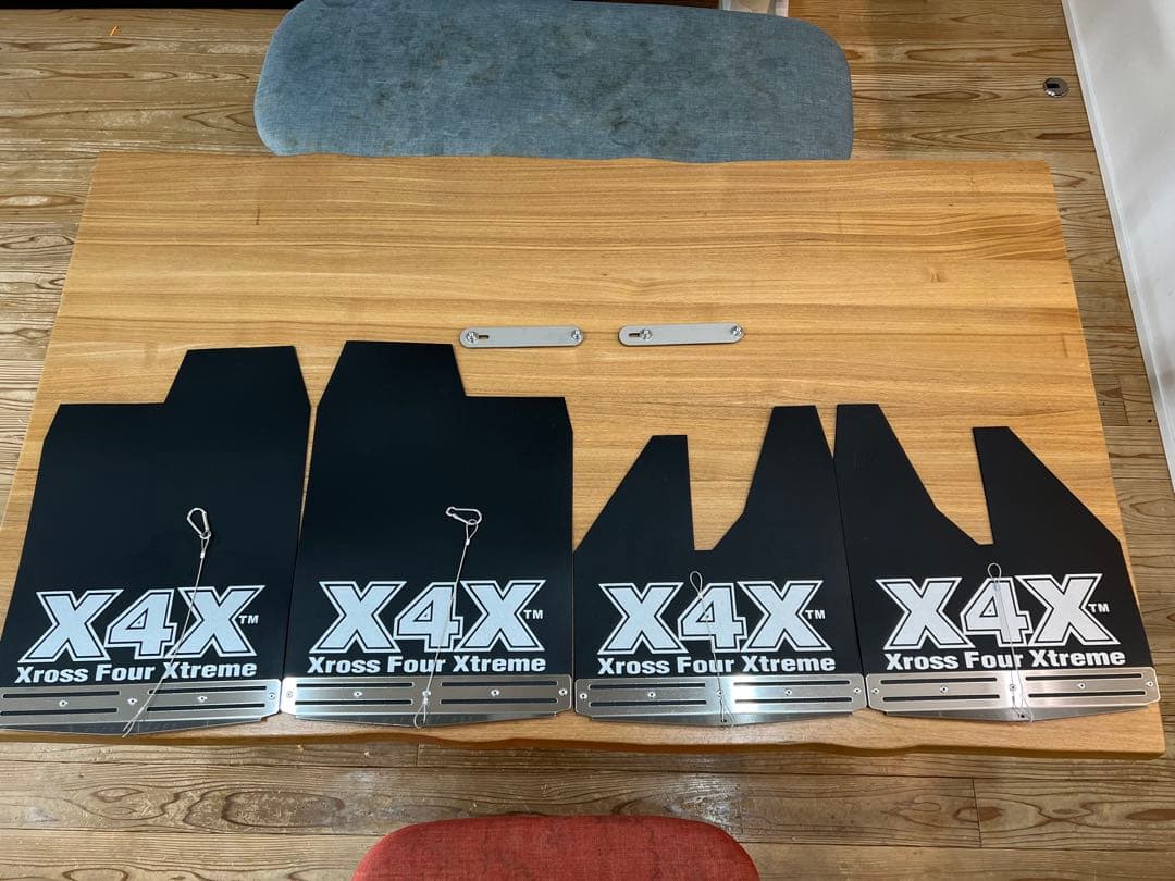 前期型デリカD5 マッドフラップ　オートフラッグス