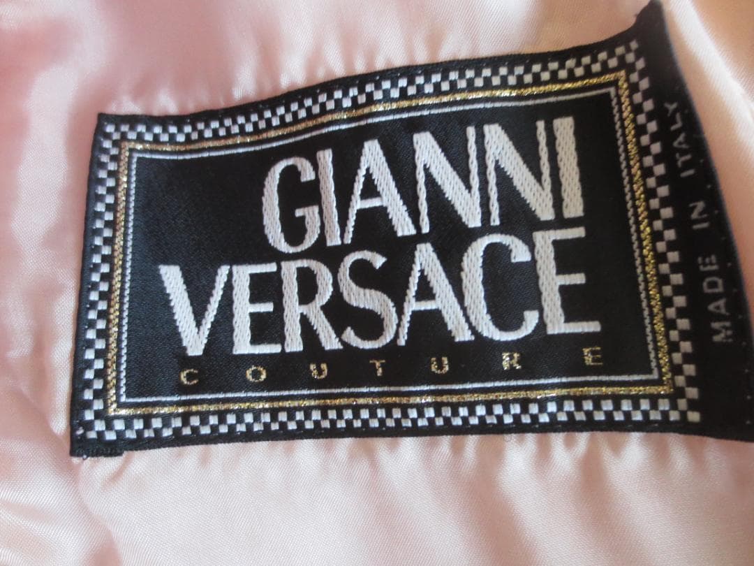専用GIANNI VERSACE COUTURE ベビーピンクロングコート