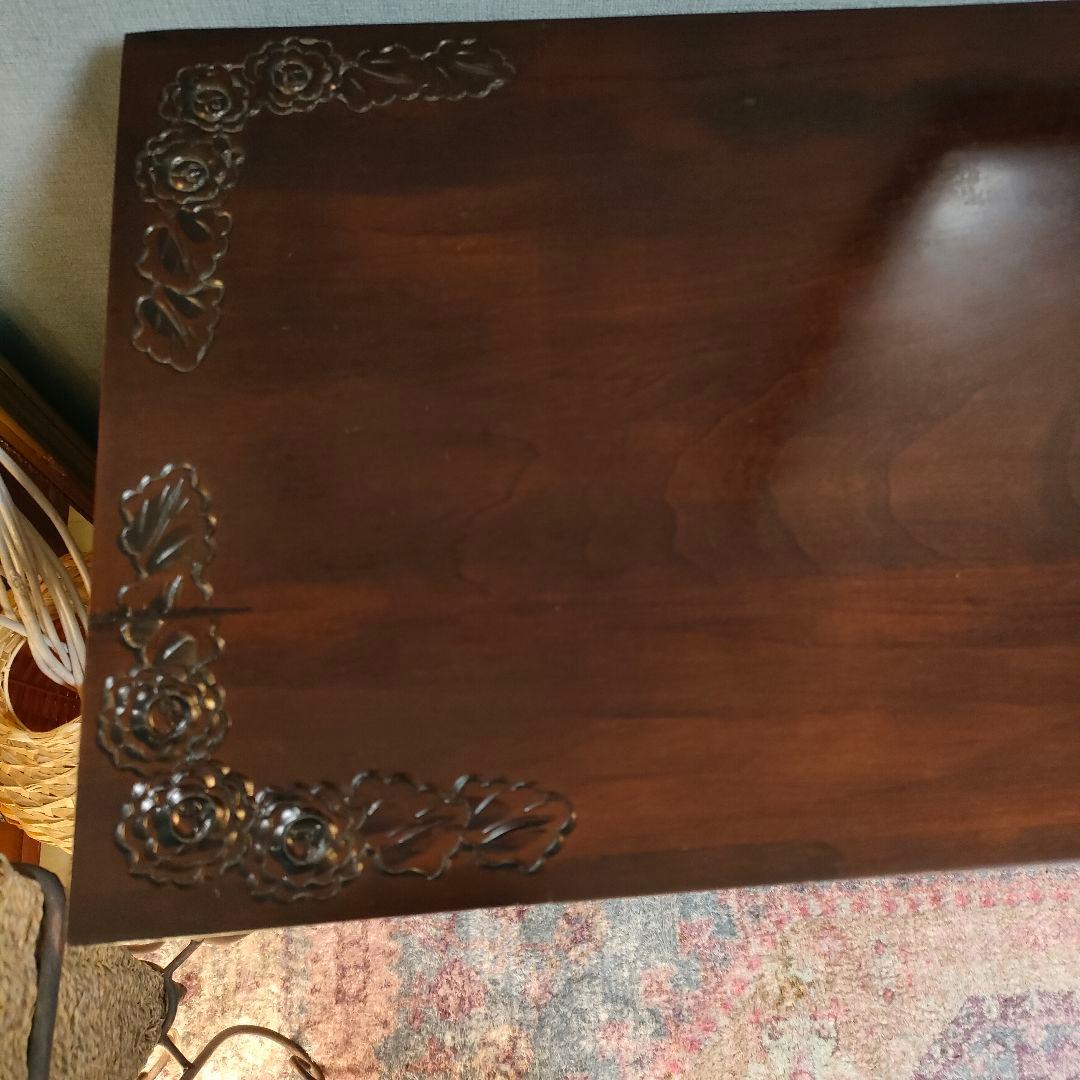 アジアン家具 木製 キャビネット 飾り棚 AVボード 彫刻 花模様 マホガニー色