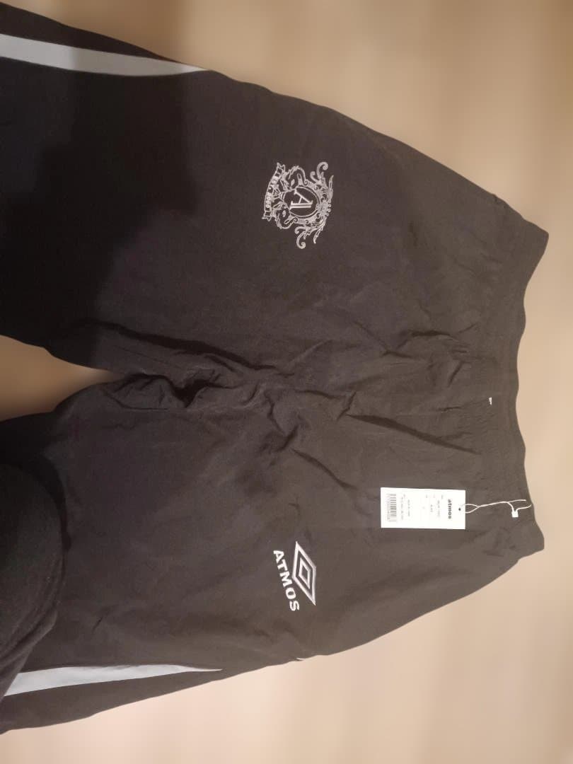 新品 未使用 umbro × atmos トラックパンツ