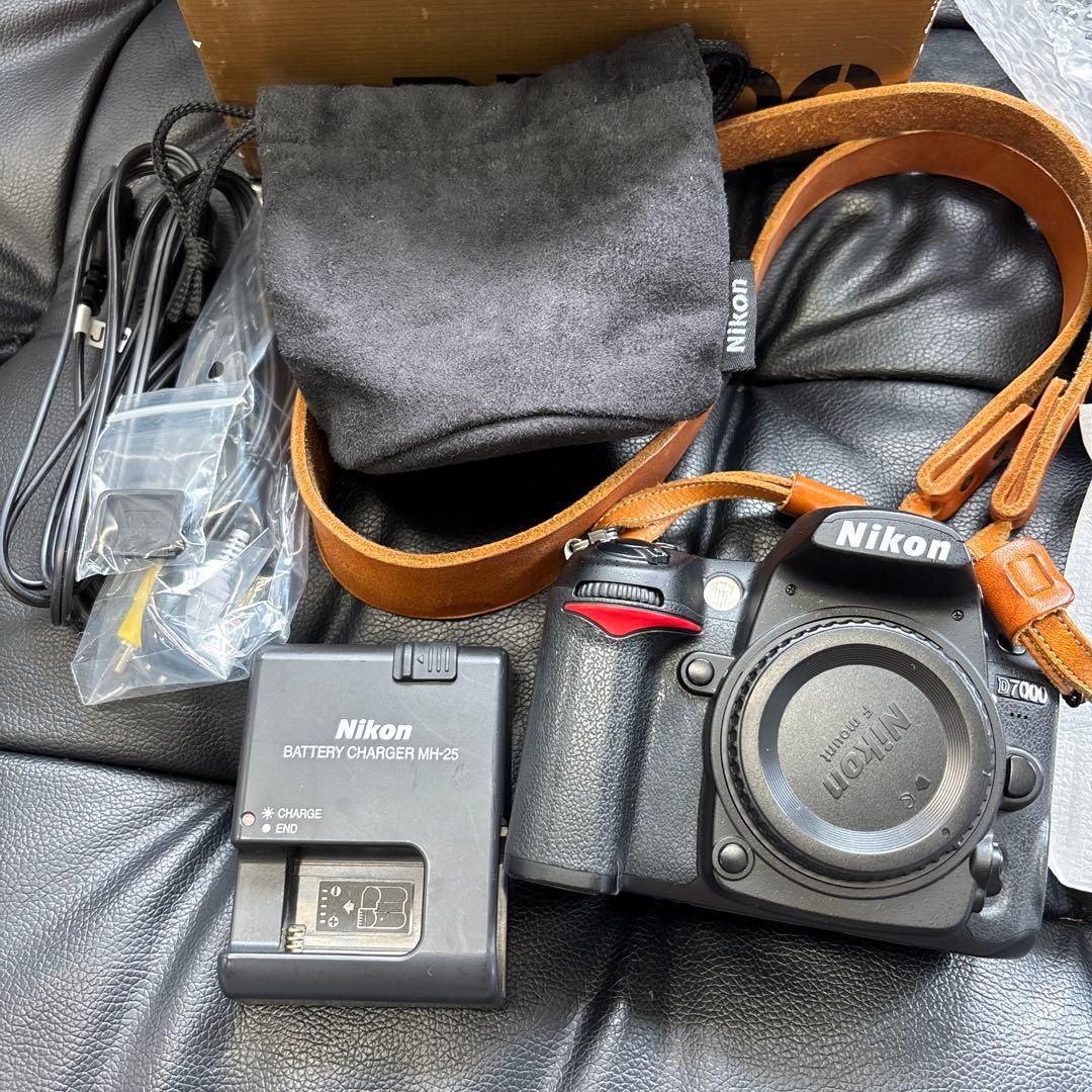 Nikon 一眼レフ　D7000 カメラ