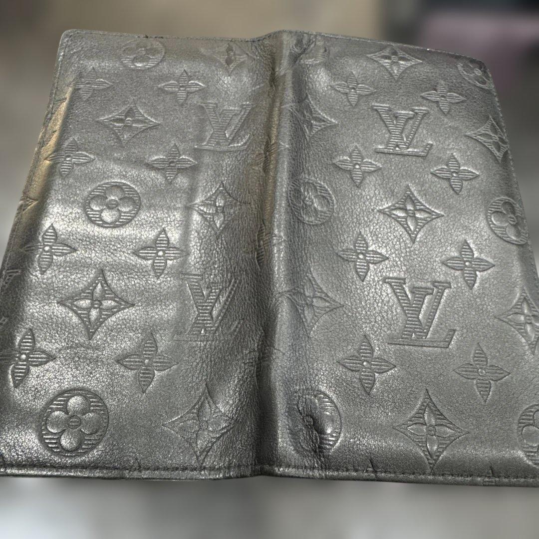 ルイヴィトン　財布　LV