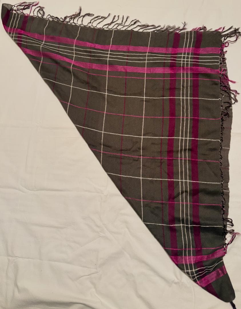 DRIES VAN NOTEN チェック柄大判ストール　103x103センチ　稀