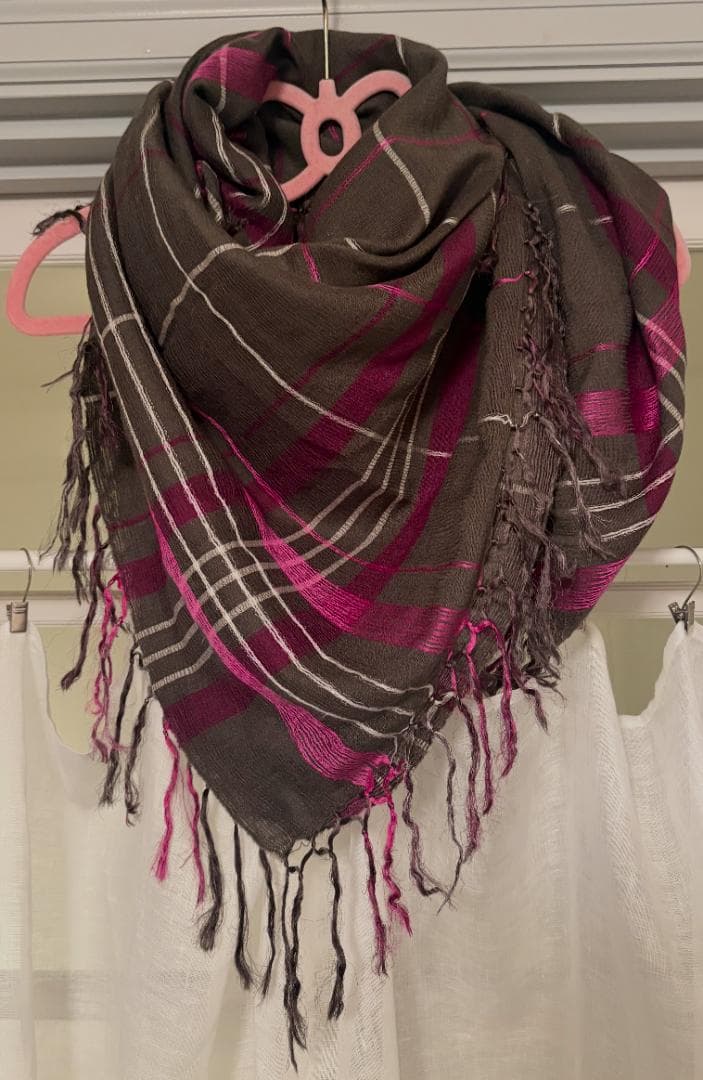 DRIES VAN NOTEN チェック柄大判ストール　103x103センチ　稀