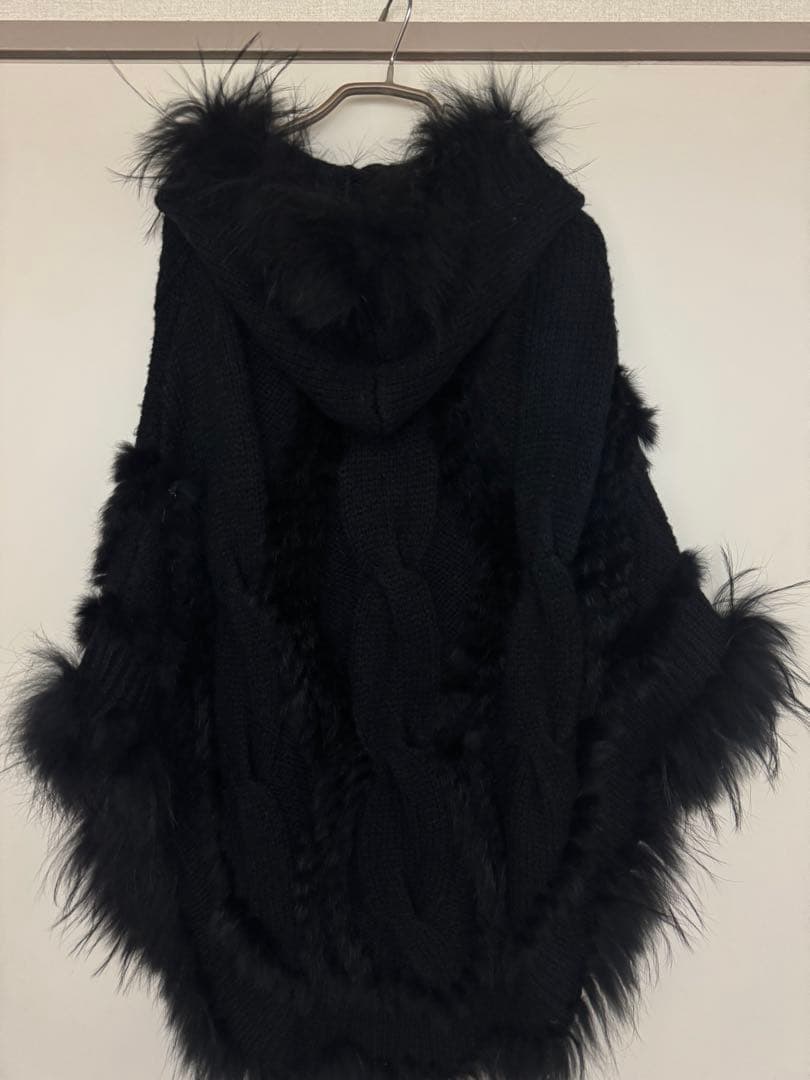 ラビットファーフード付きポンチョ・ケープコート