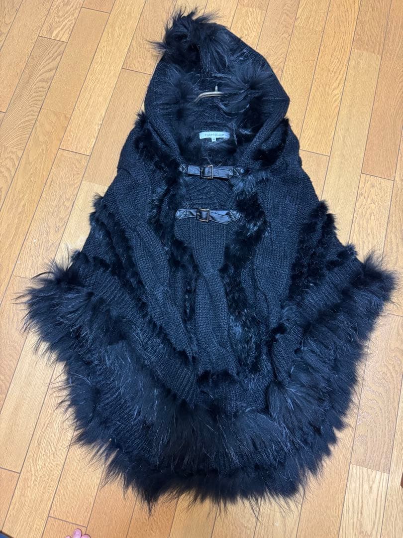 ラビットファーフード付きポンチョ・ケープコート