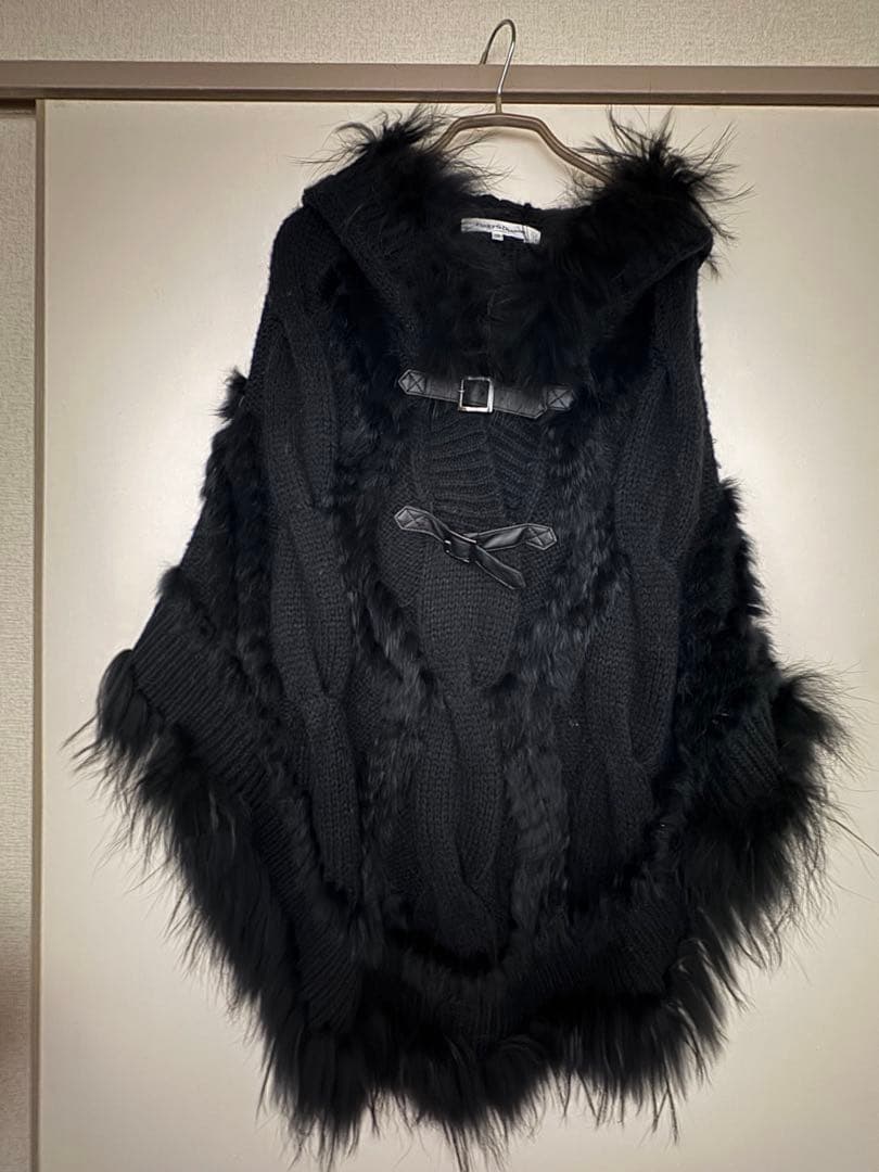 ラビットファーフード付きポンチョ・ケープコート