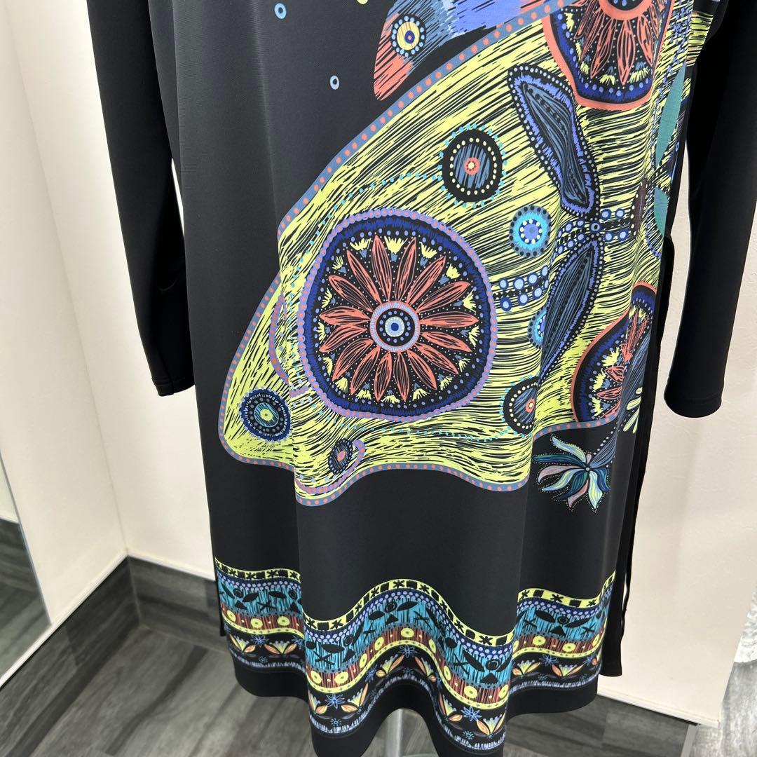 長袖チュニック 抽象模様 黒