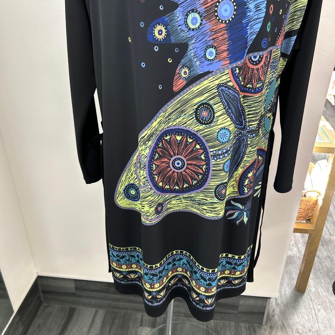 長袖チュニック 抽象模様 黒