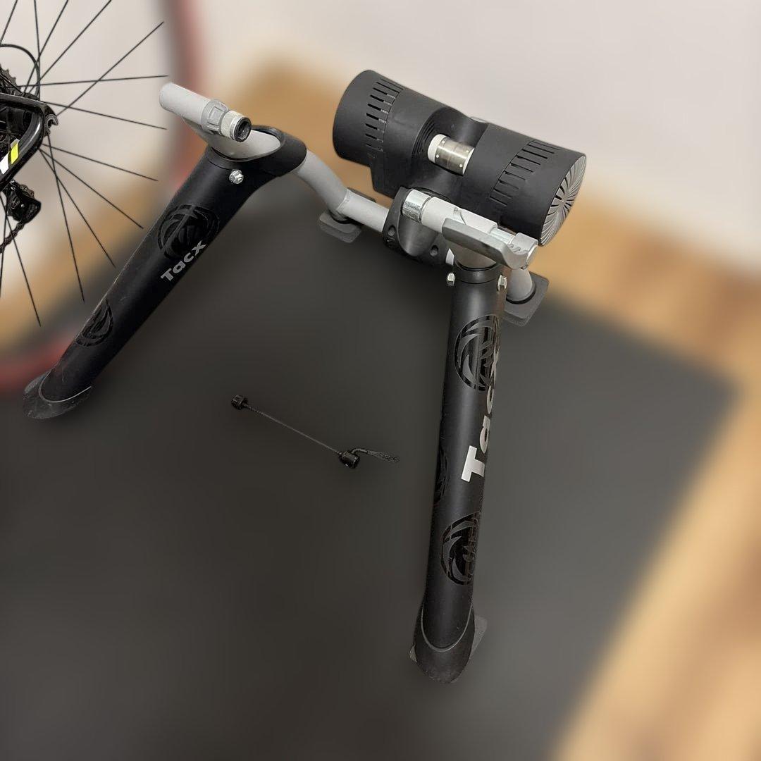 アクセサリー Tacx Bushido Smart Trainer