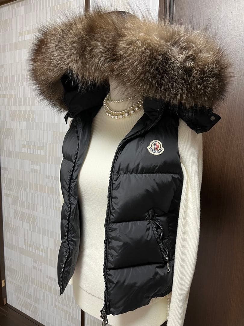 早い者勝ち！本物中古モンクレールダウンベスト　ガリヌールブラックサイズ0