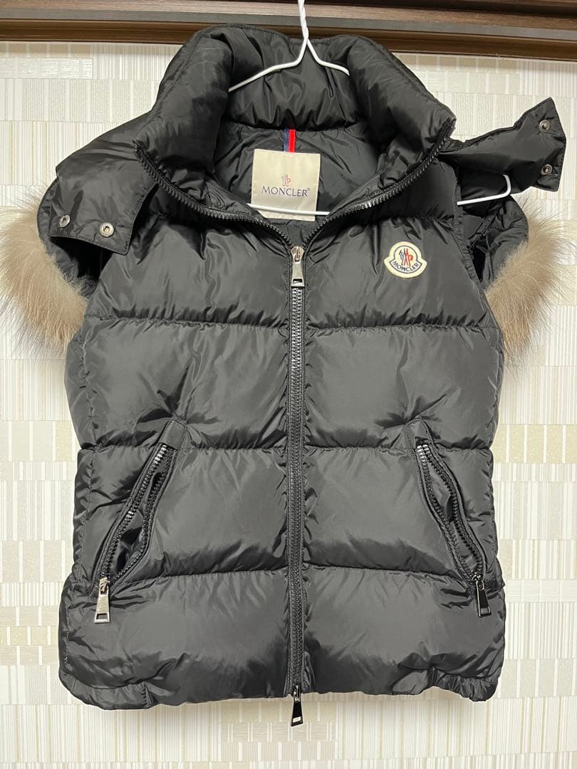 早い者勝ち！本物中古モンクレールダウンベスト　ガリヌールブラックサイズ0