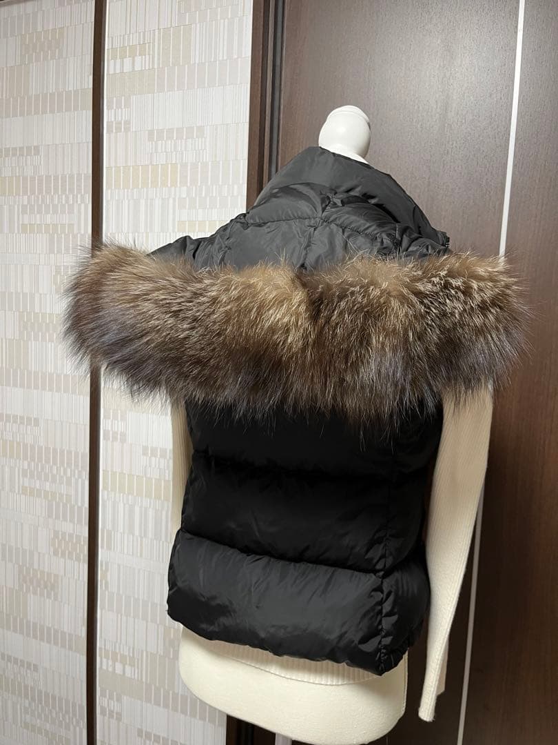 早い者勝ち！本物中古モンクレールダウンベスト　ガリヌールブラックサイズ0