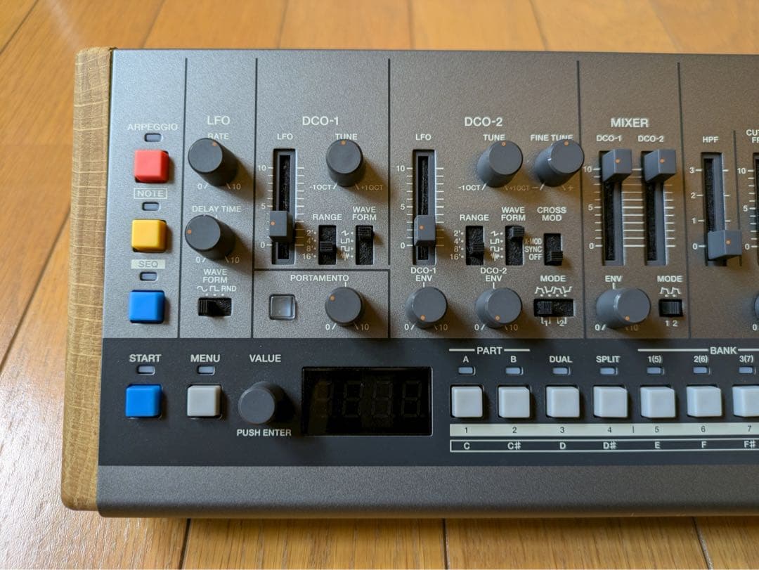 Roland シンセサイザー　音源モジュール　JX-08