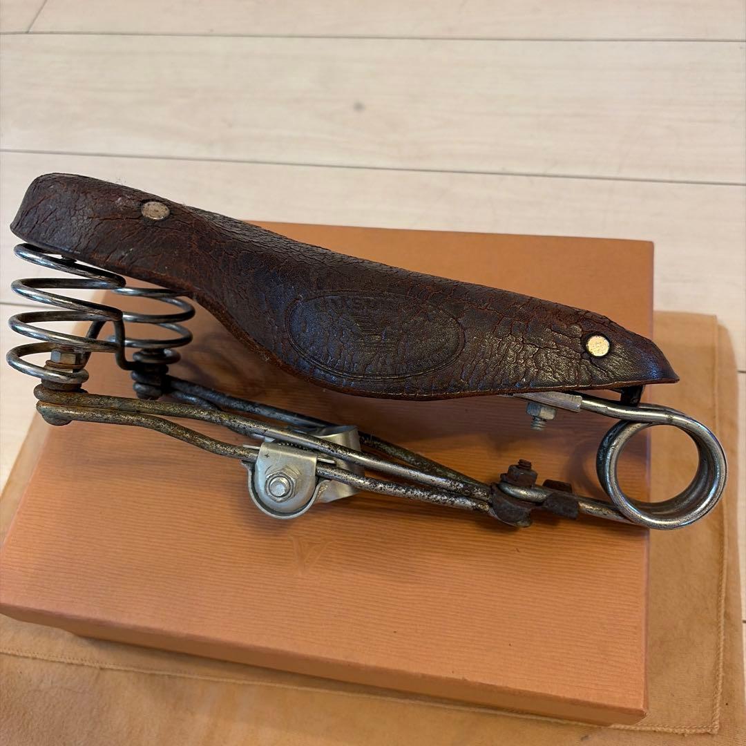 三馬自転車　サドル