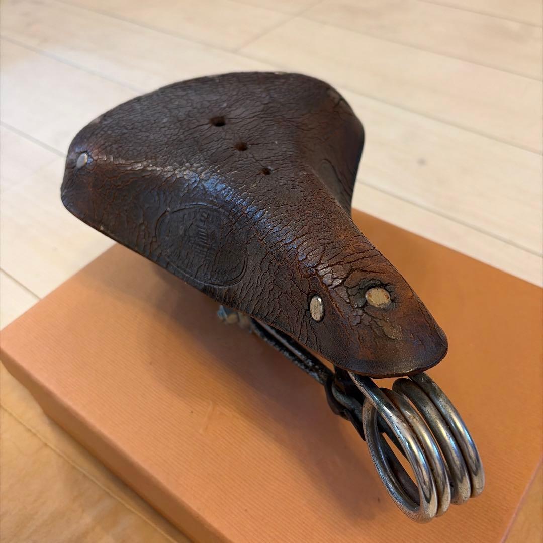 三馬自転車　サドル