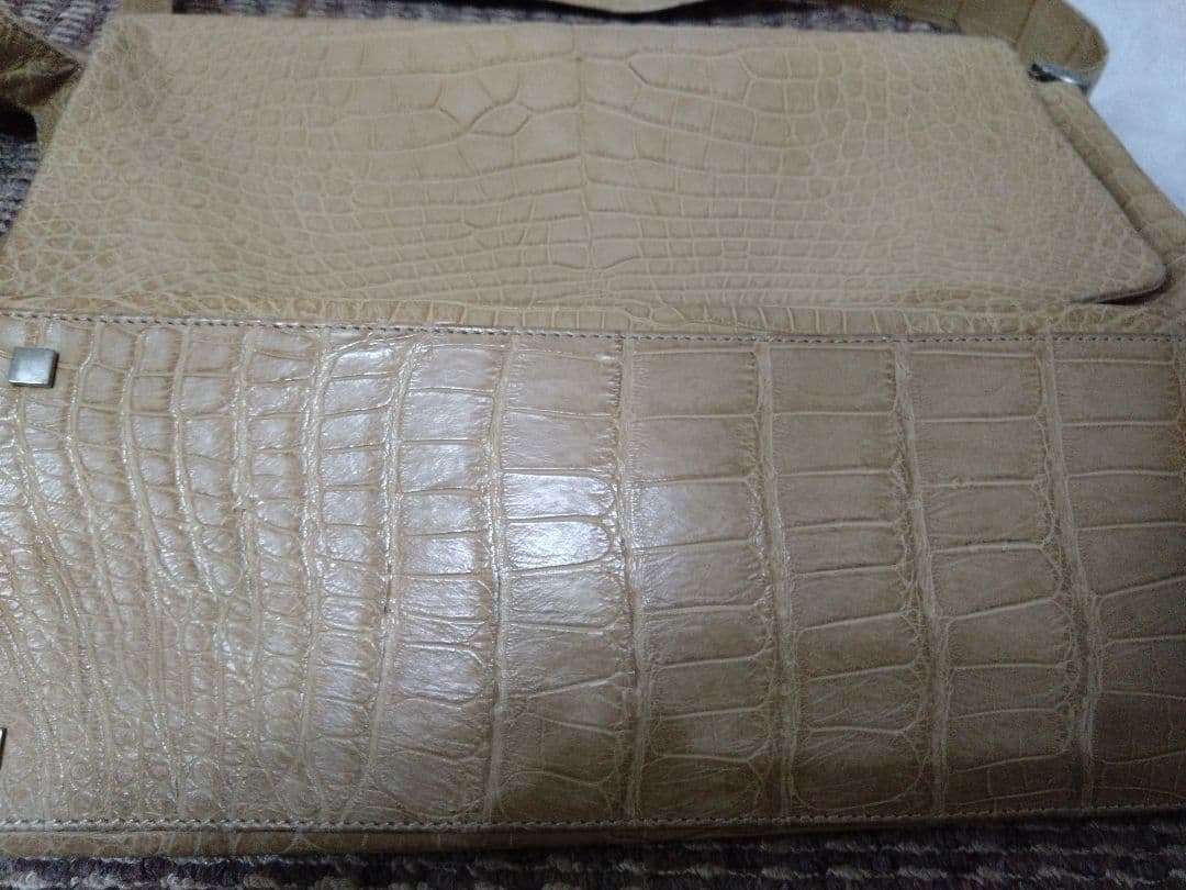 GIORGIOARMANI ベージュクロコダイルメッセンジャーバッグ新品未使用