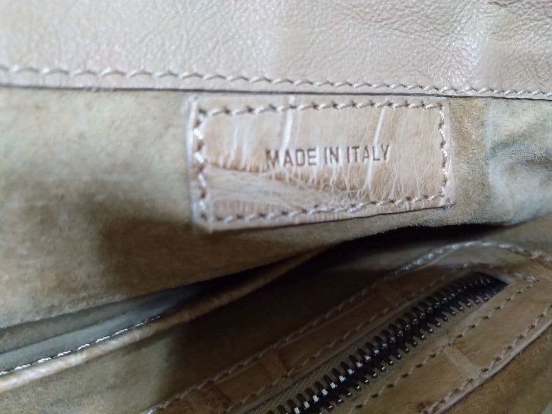 GIORGIOARMANI ベージュクロコダイルメッセンジャーバッグ新品未使用