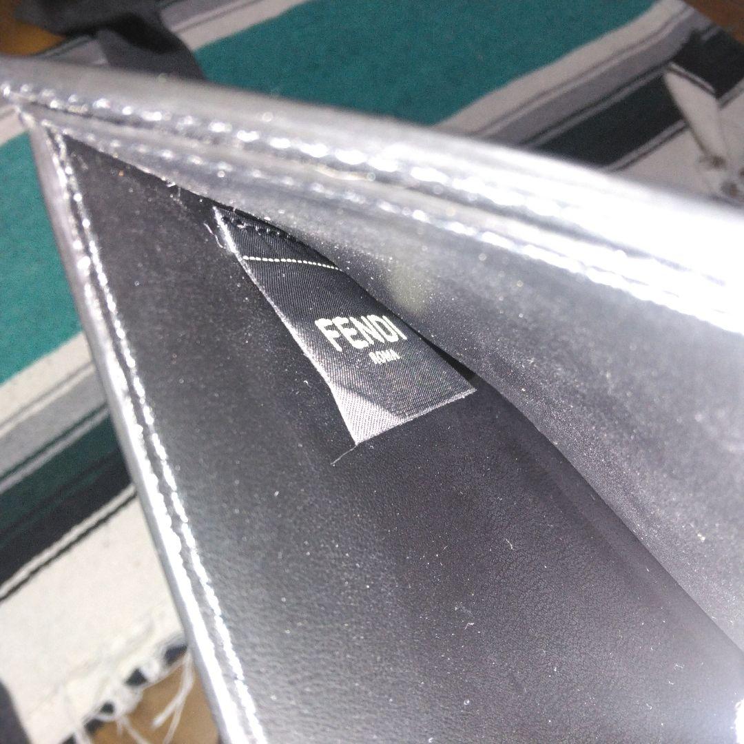 現行品 FENDI フェンディ 二つ折り財布