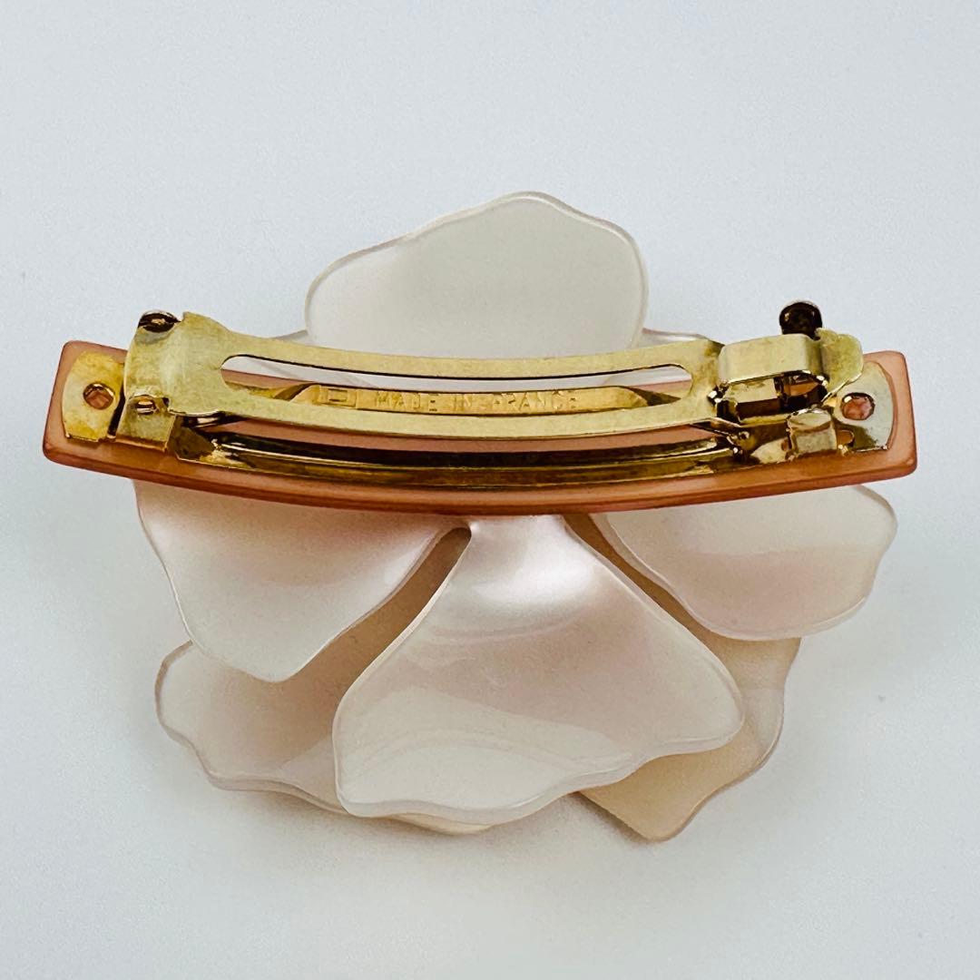 アレクサンドルドゥパリ　アイボリー 花型 ヘアピン　ヘアアクセサリー　ロゴ