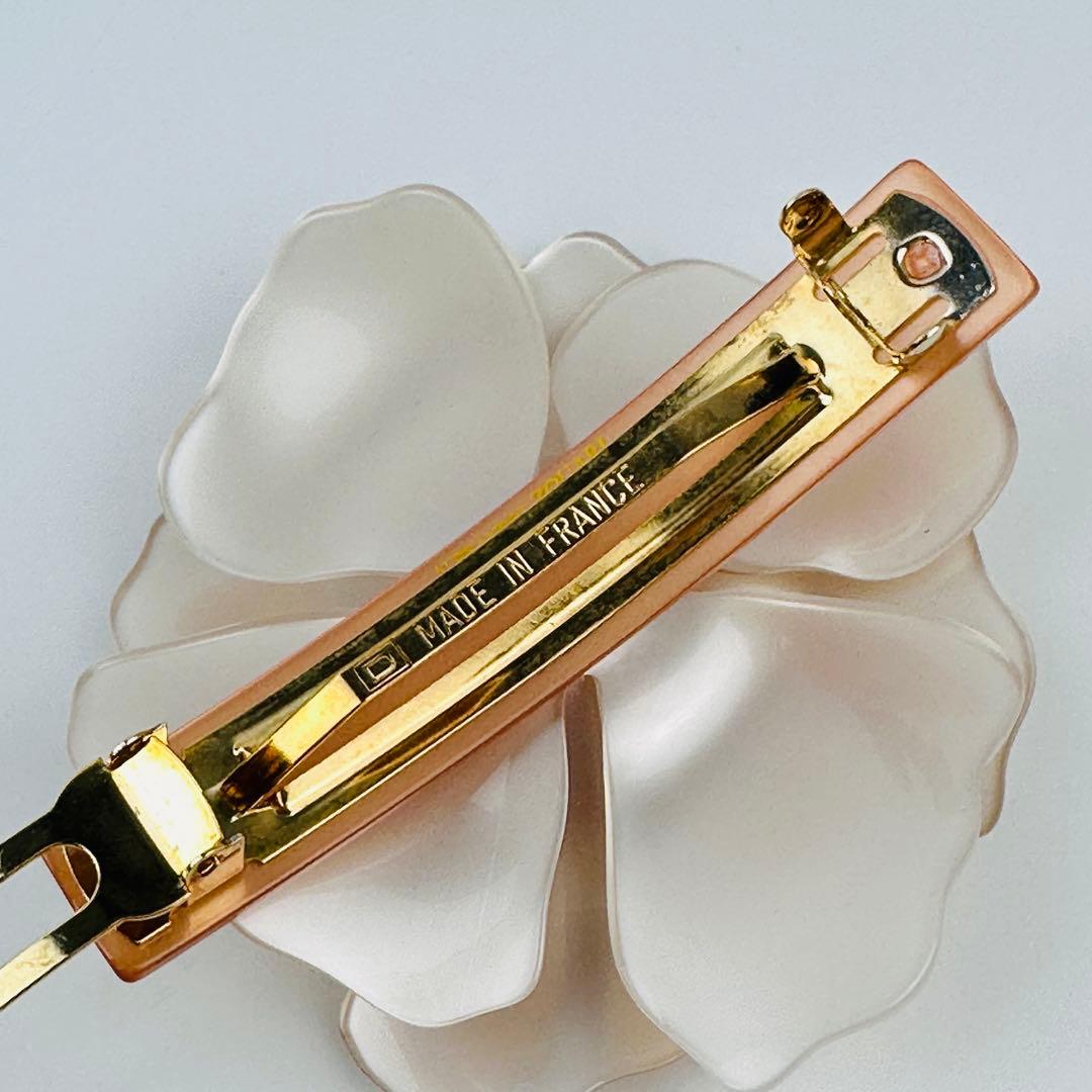 アレクサンドルドゥパリ　アイボリー 花型 ヘアピン　ヘアアクセサリー　ロゴ