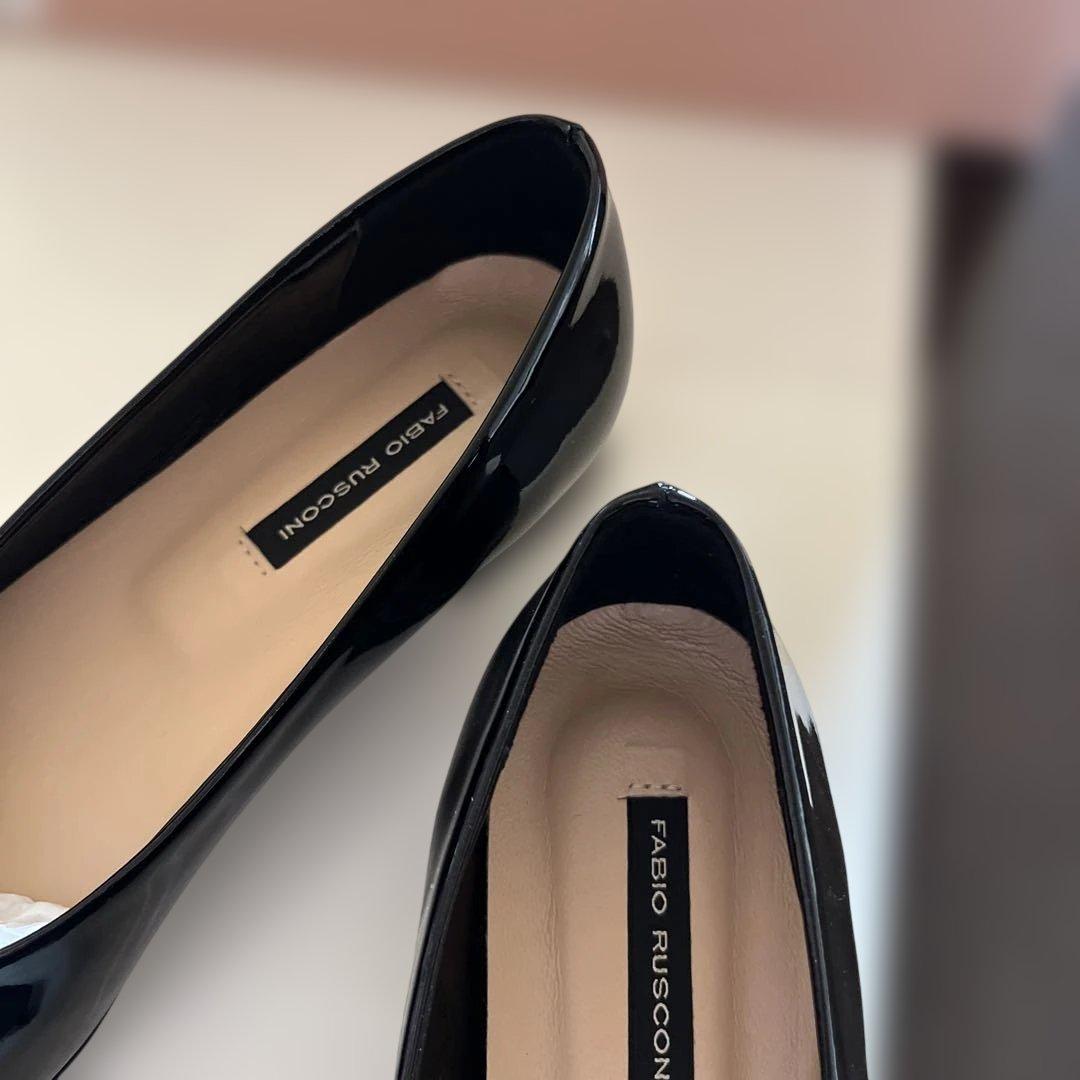 FABIUS RUSCONI ブラック エナメルフラットシューズ