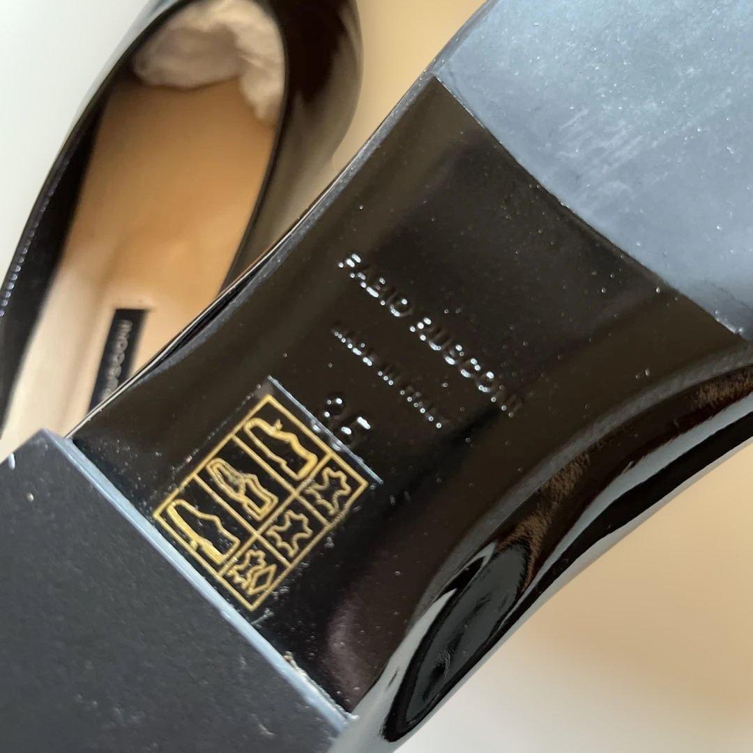 FABIUS RUSCONI ブラック エナメルフラットシューズ