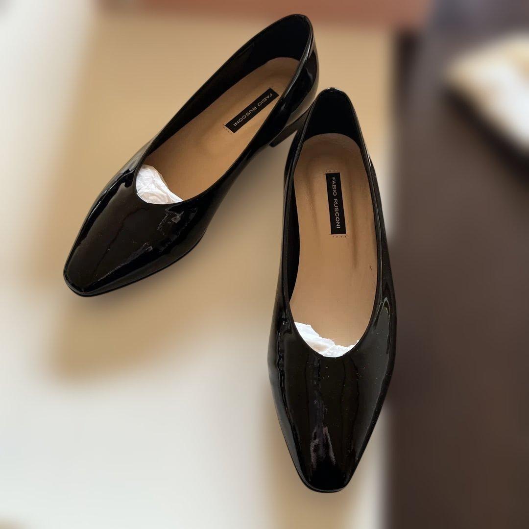 FABIUS RUSCONI ブラック エナメルフラットシューズ