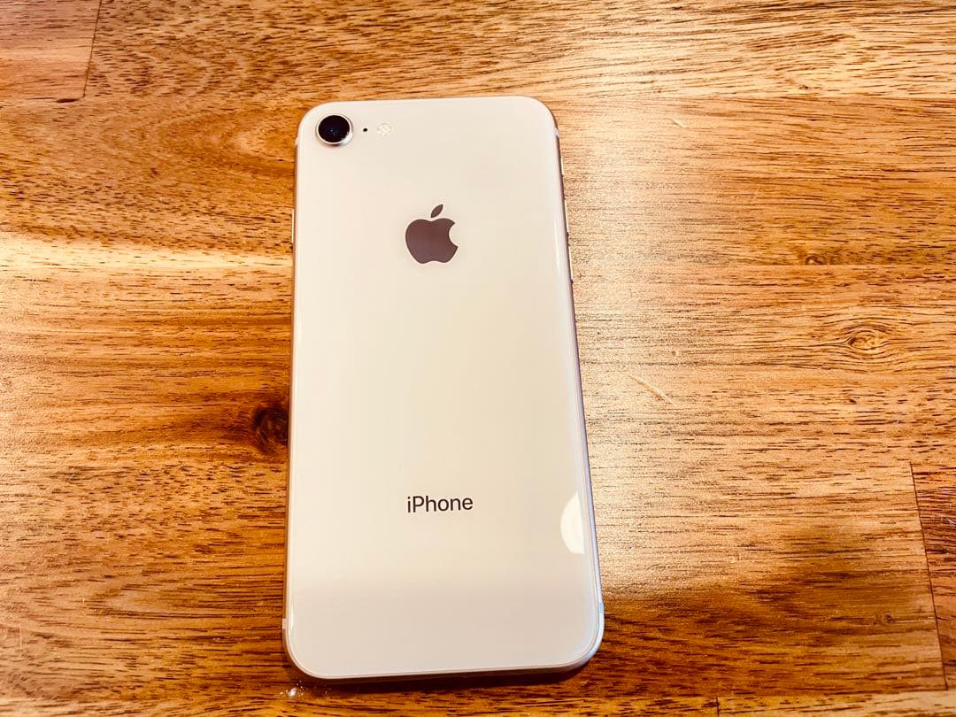 ④美品 Apple iPhone8 64GB ゴールド SIMロック解除済み