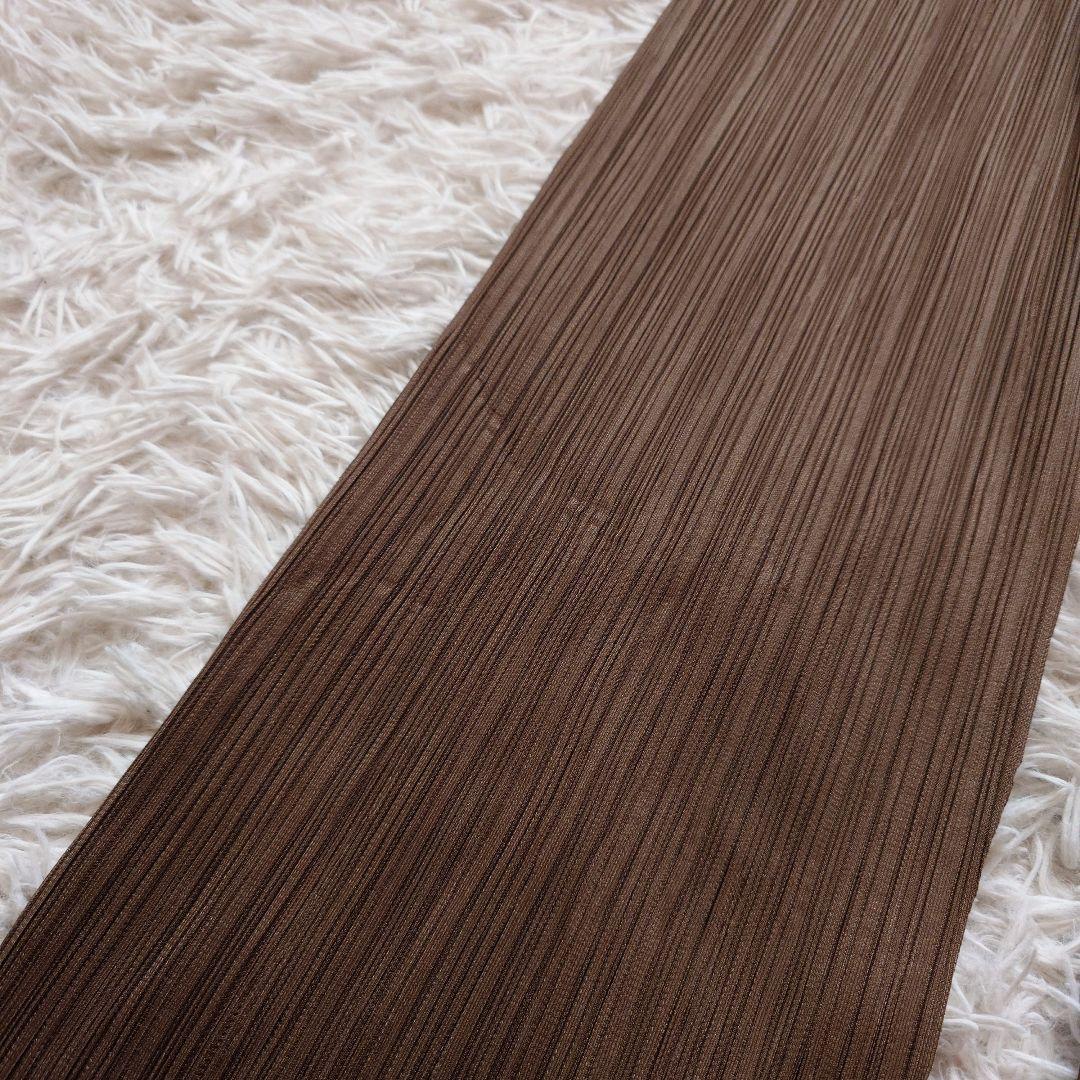 プリーツプリーズ　イッセイミヤケ　プリーツ　パンツ　伸縮性　カーキ　3　L