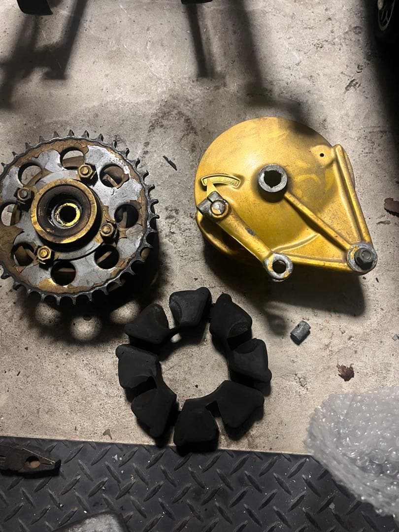 gpz 250 リアホイールハブ　シュー