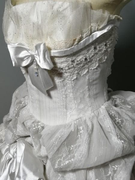 [344] ウエディングドレス ９～１３号サイズ ブランド品 中古