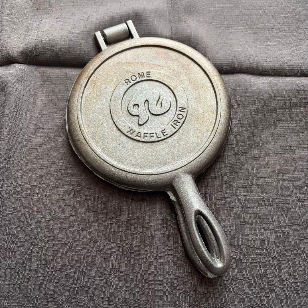 ROME WAFFLE IRON 鋳鉄製 アウトドアでもワッフル焼けます