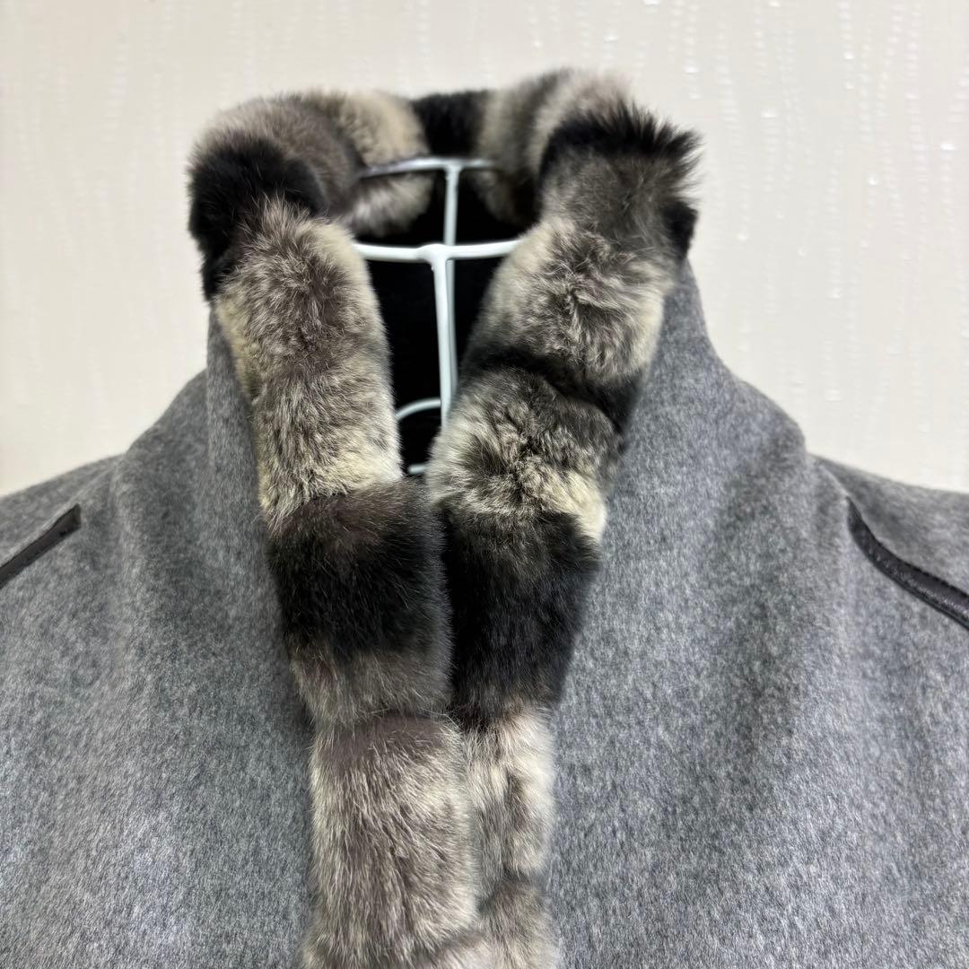 美品　カシミア　高級ウール ケープコート レッキスファー付き　グレー