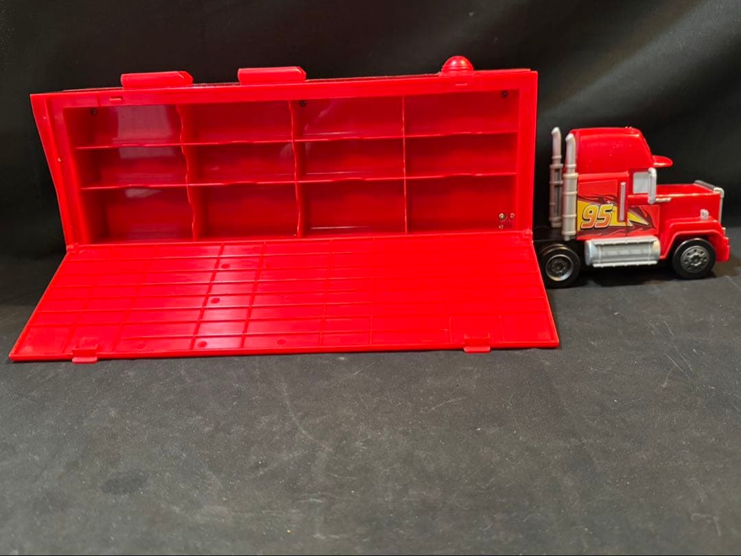 廃盤TOMICA トミカ カーズ たくさんのせよう！大きなマック（カーズ3タイプ