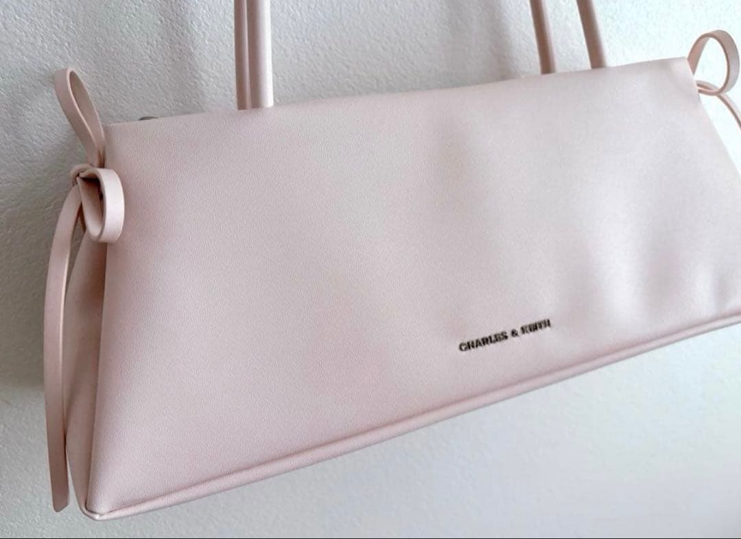 【美品】CHARLES & KEITH ショルダーバッグ (ピンク)