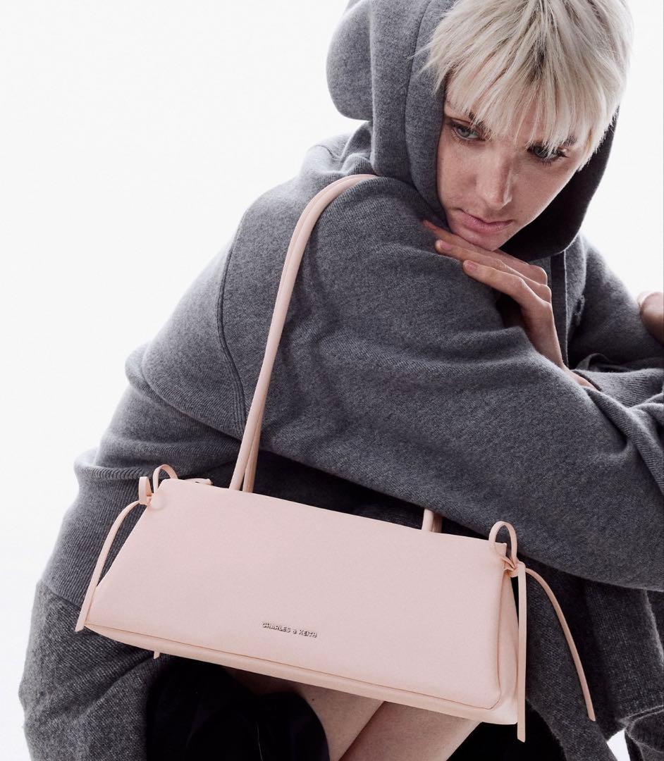 【美品】CHARLES & KEITH ショルダーバッグ (ピンク)