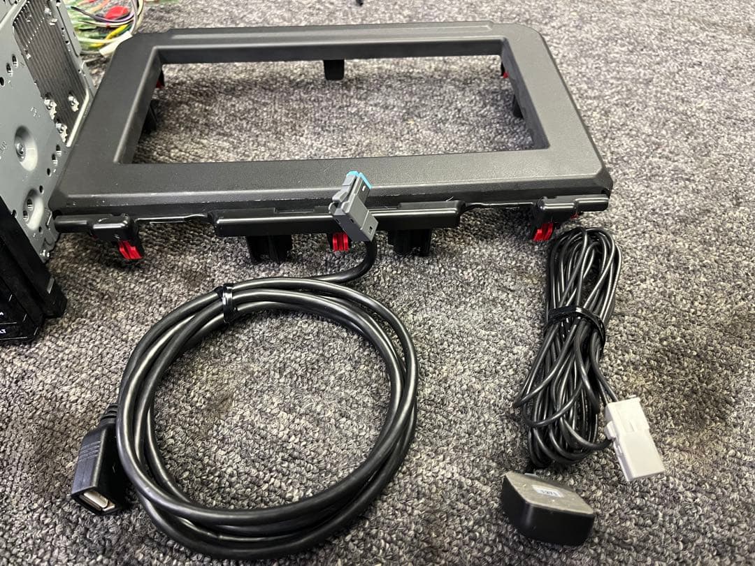 パナソニック Panasonic Strada CN-RE04WD カーナビ