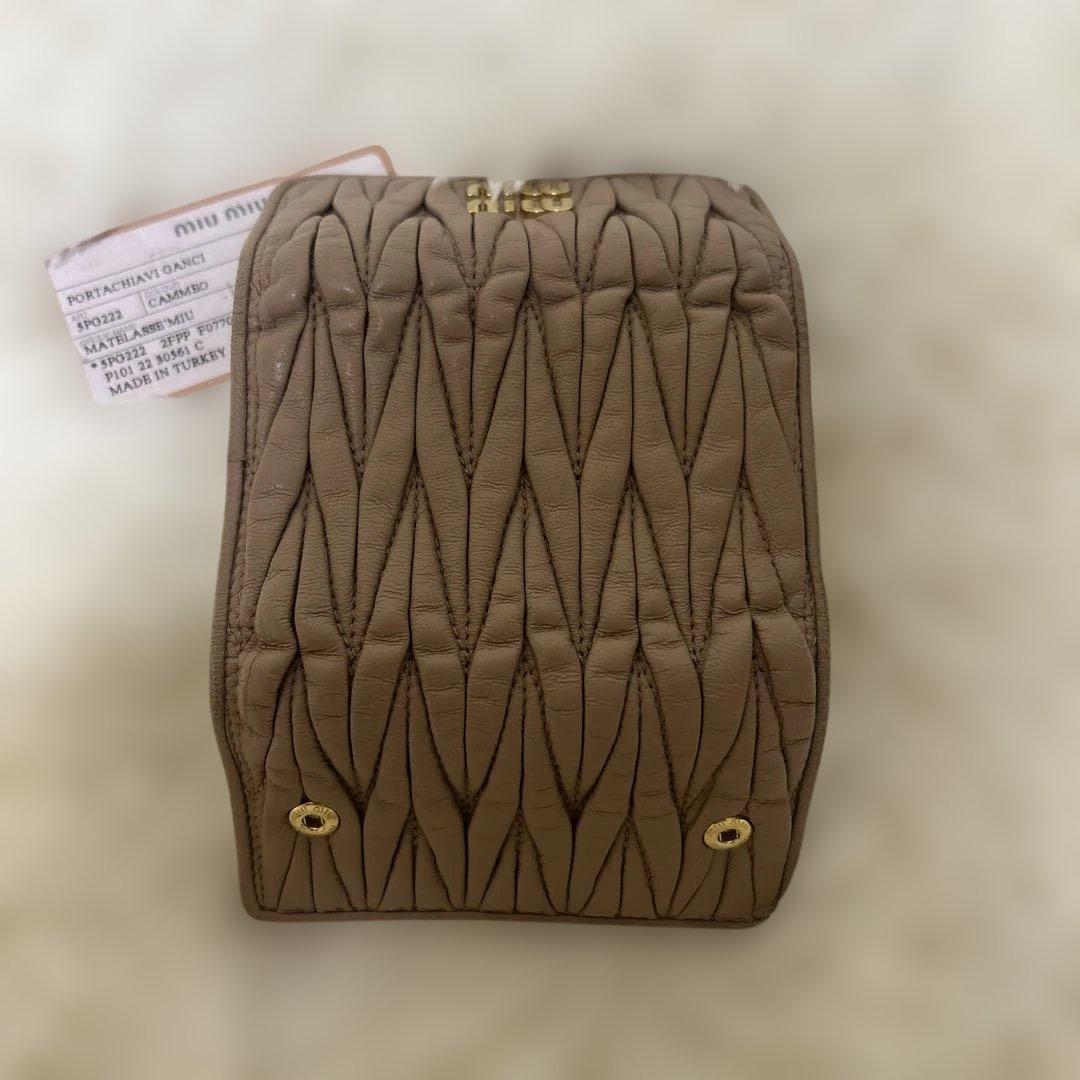 現行✨新型✨ミュウミュウ キーケース マテラッセ ピンク　ギャランティー付