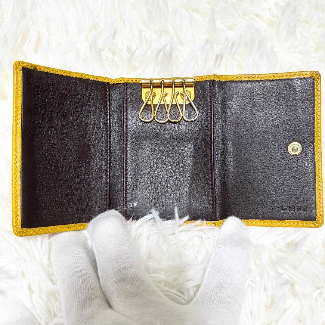 ロエベ　キーケース　アナグラム