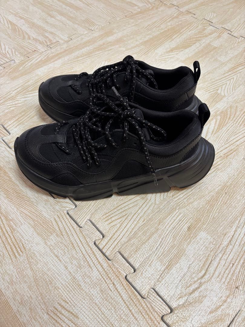 UGG CALLE LACE/ローカットスニーカー　22.5