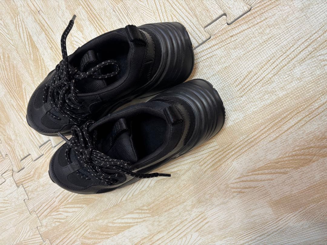 UGG CALLE LACE/ローカットスニーカー　22.5