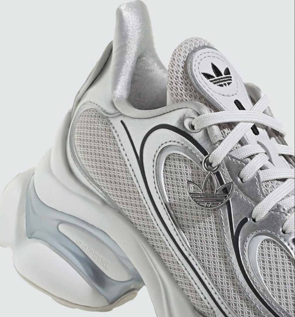 adidas OZVENUZシルバー メタリック24.0 cm