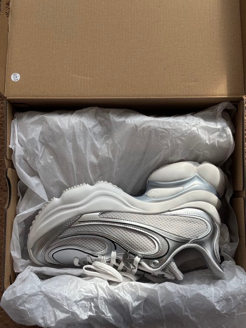 adidas OZVENUZシルバー メタリック24.0 cm