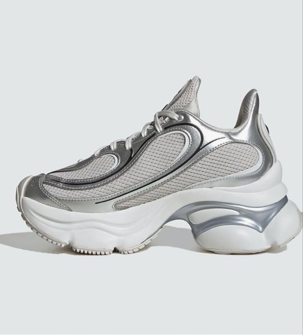 adidas OZVENUZシルバー メタリック24.0 cm