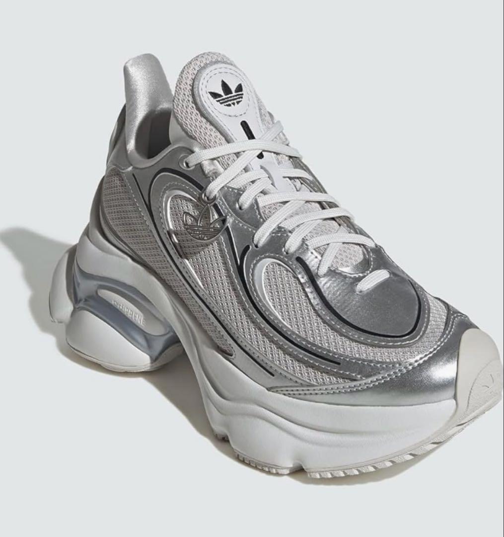 adidas OZVENUZシルバー メタリック24.0 cm