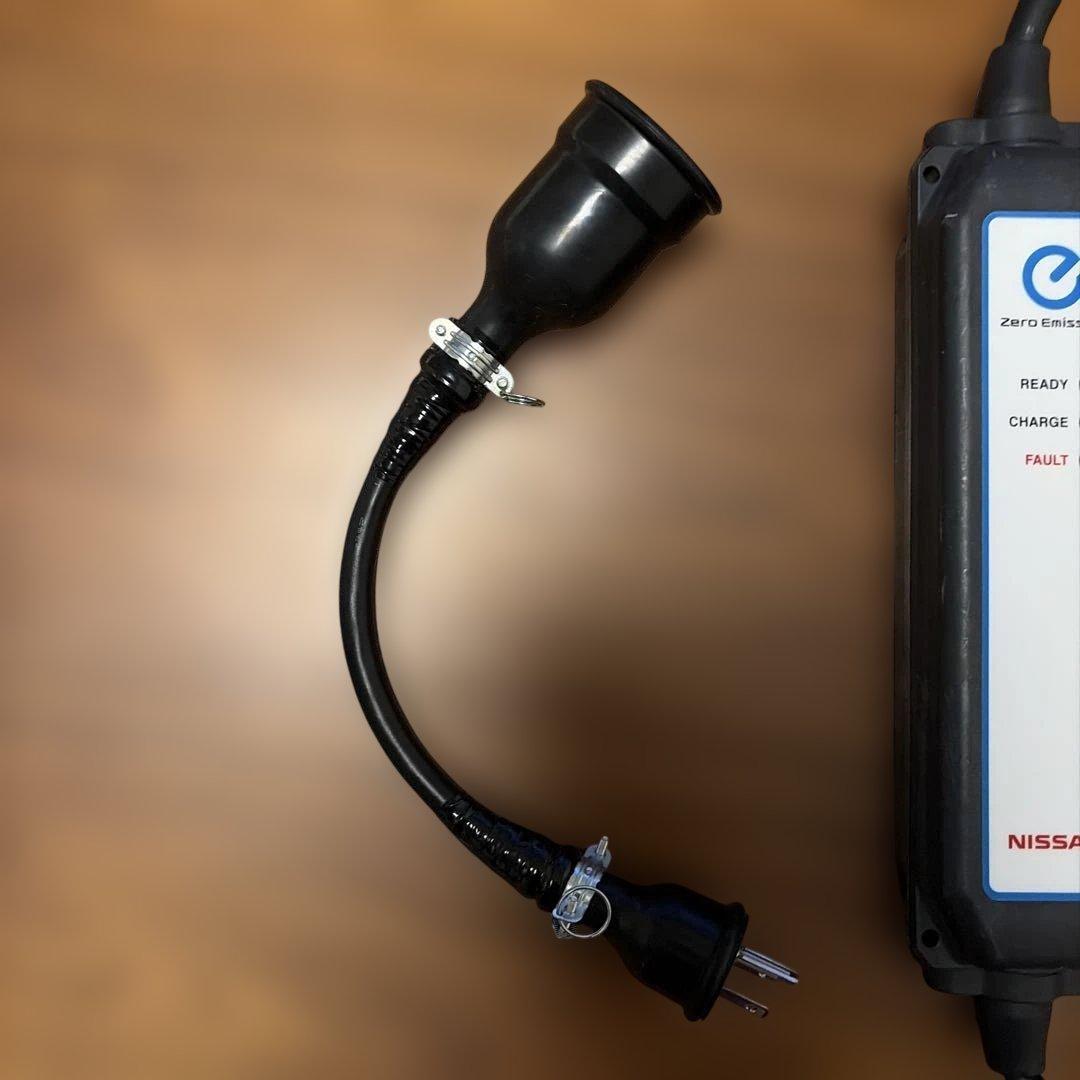 Nissan EV充電ケーブル 29690-3NKE 中古