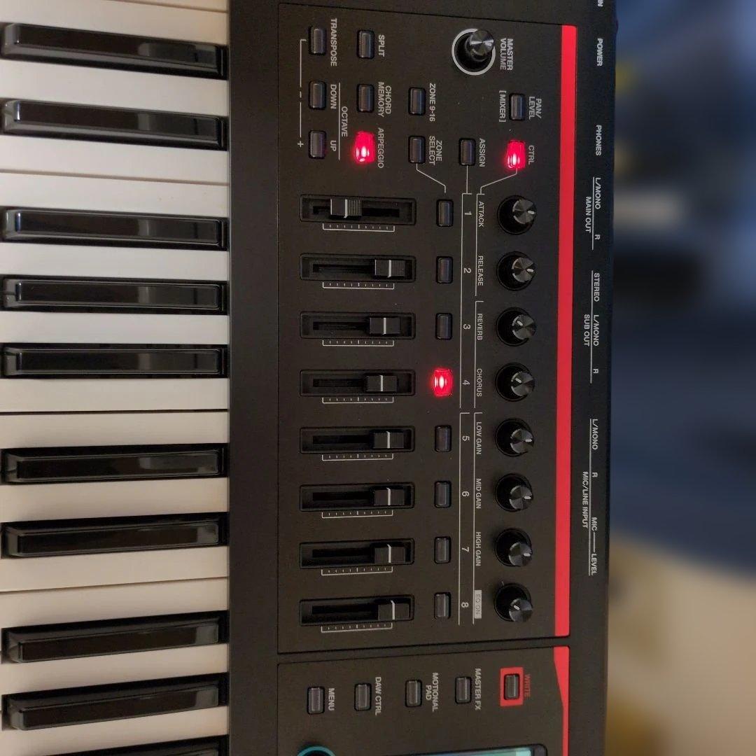 Roland FANTOM 07 専用ケース付き