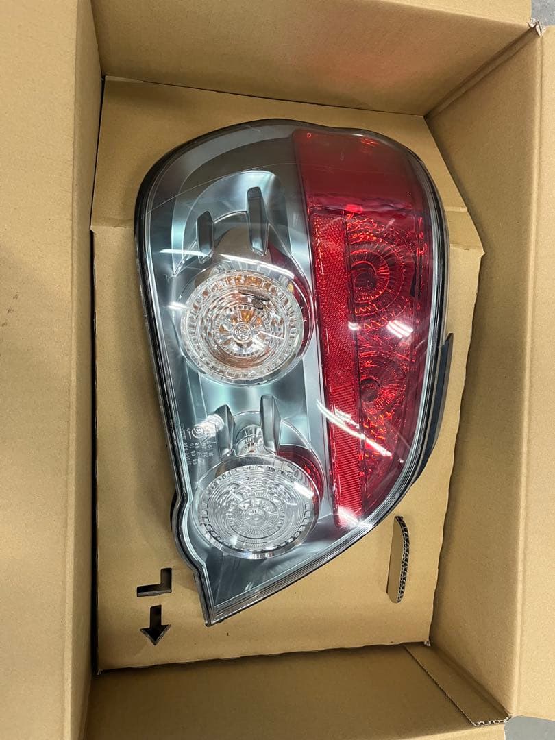 スバル インプレッサ WRX 左テールランプ