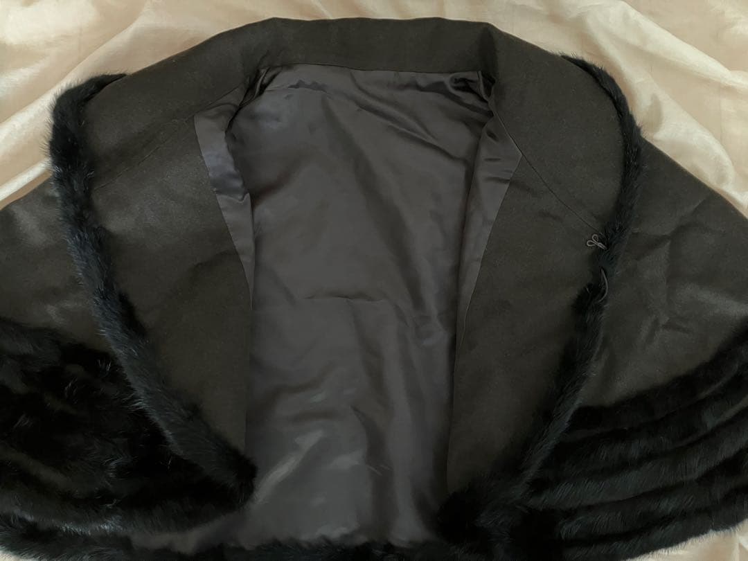 ☆新年セール☆未使用タグ付　ブラウンカシミヤ95%混ミンクファー付ケープ